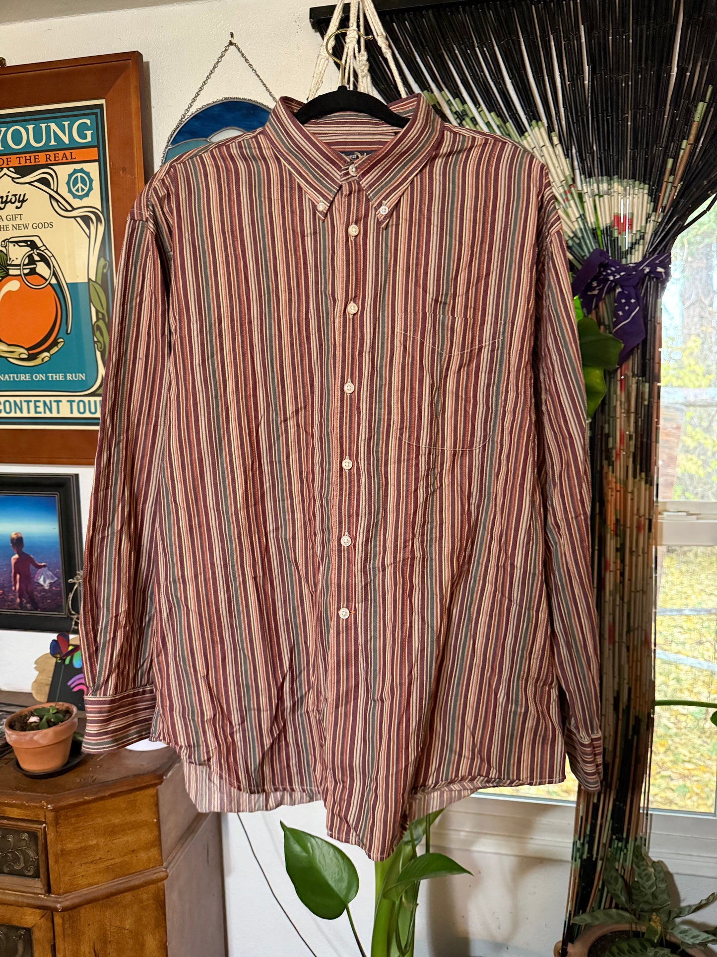 Embroidered Mikey Button Up Shirt Men’s XL