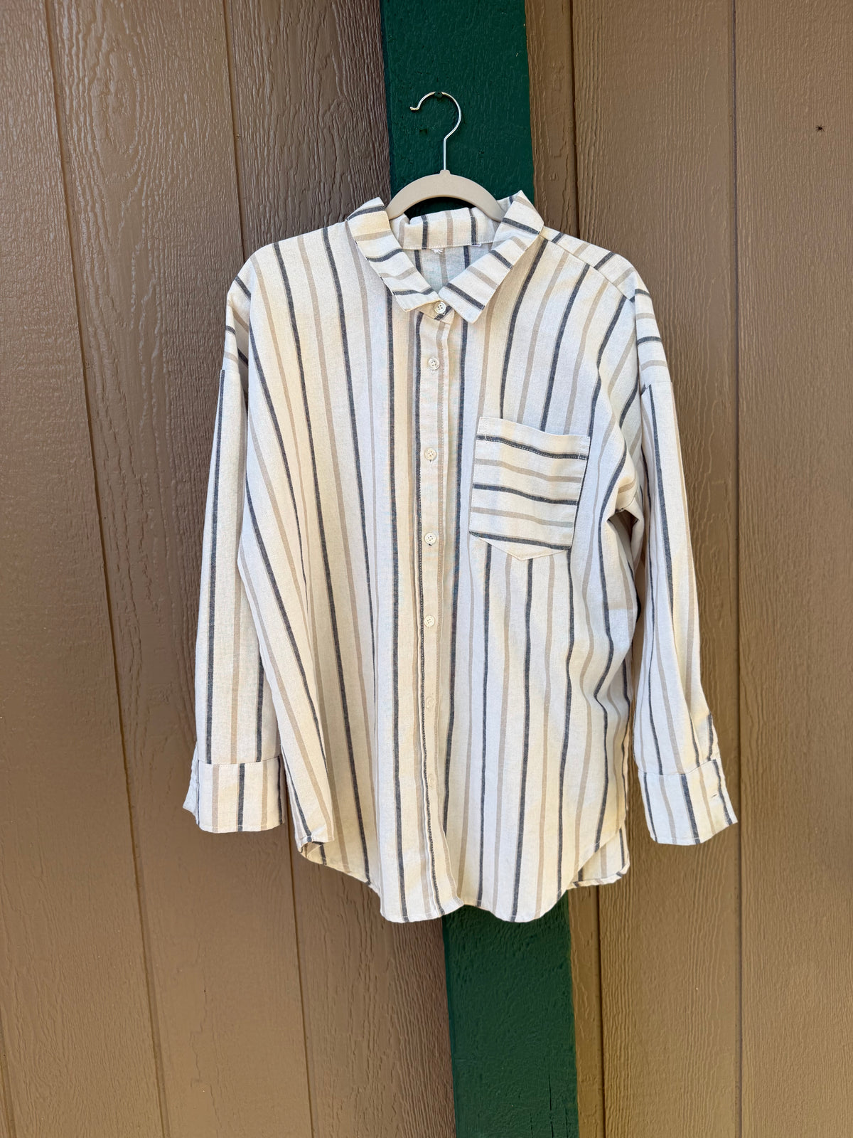 Women’s Ain’t Life Grand Linen Shirt L/XL