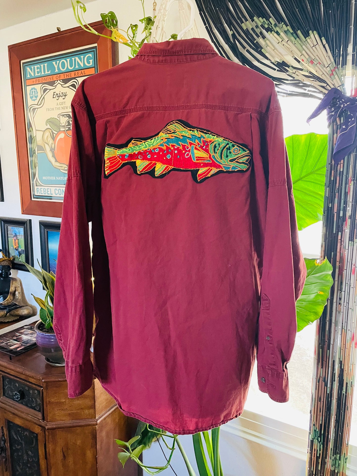 Men’s Large Grateful Trout Shirt