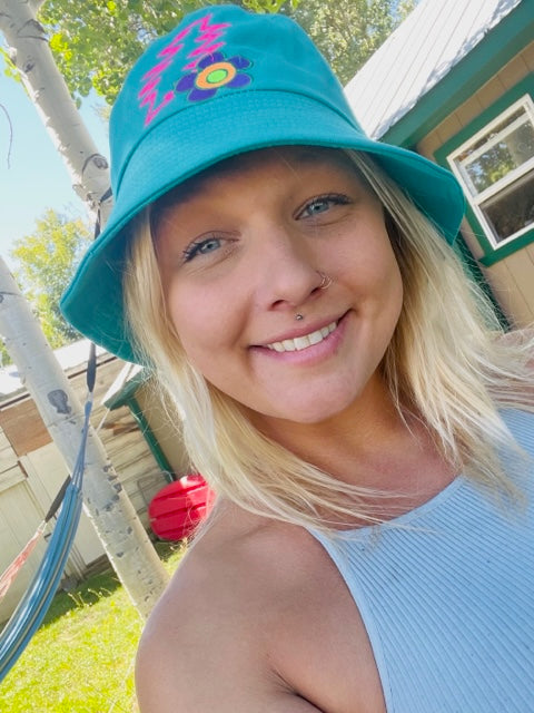 Embroidered Groovy Flower 13-Point Bucket Hat