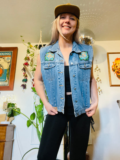 Rose and Bolts Denim Vest Women’s Large