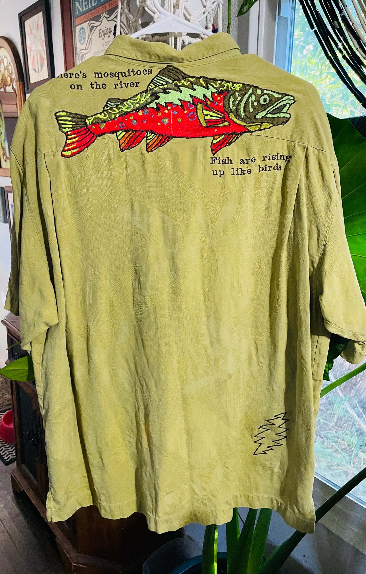 Men’s Large Trout Silk Button Up