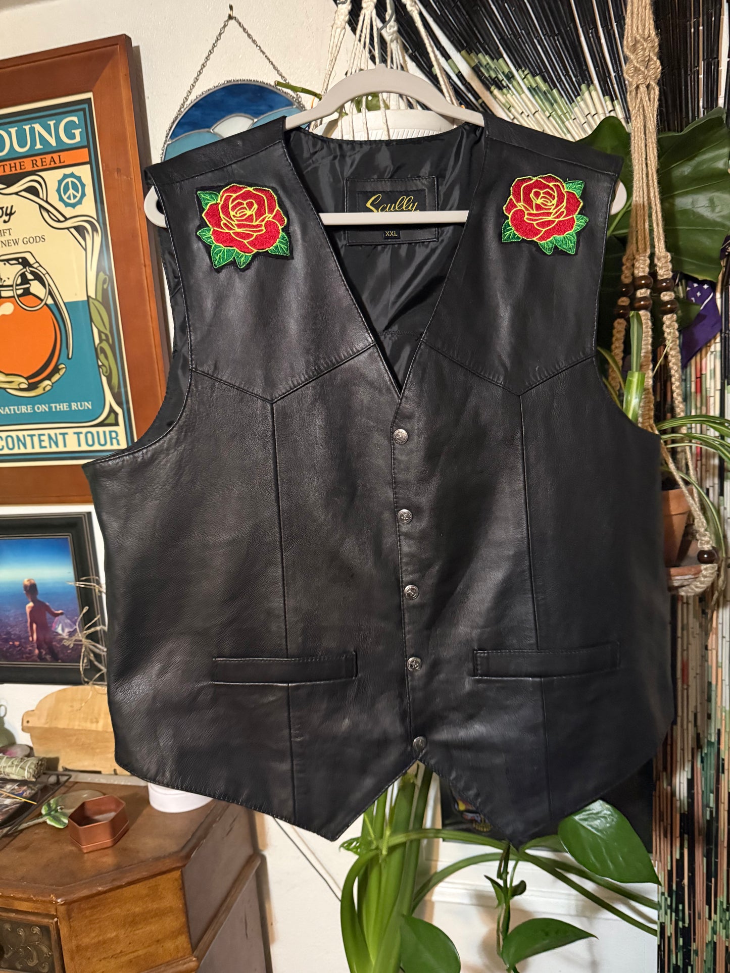 Men’s XXL Leather Rose and Bolts Vest