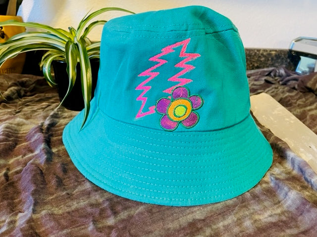 Embroidered Groovy Flower 13-Point Bucket Hat