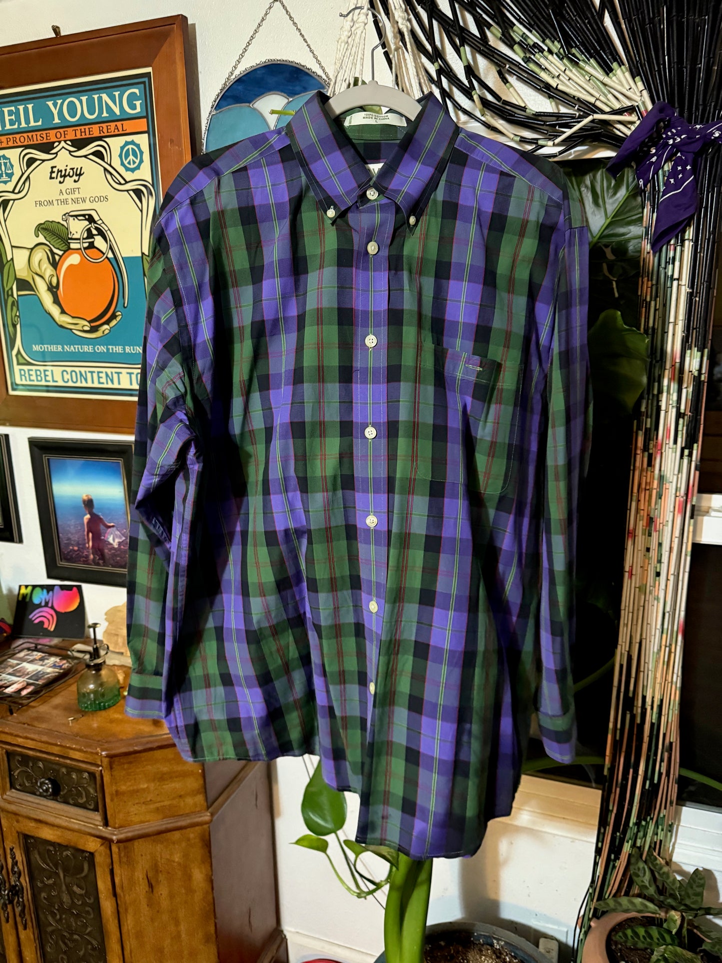 Rose and Bolts Button Up Men's Large